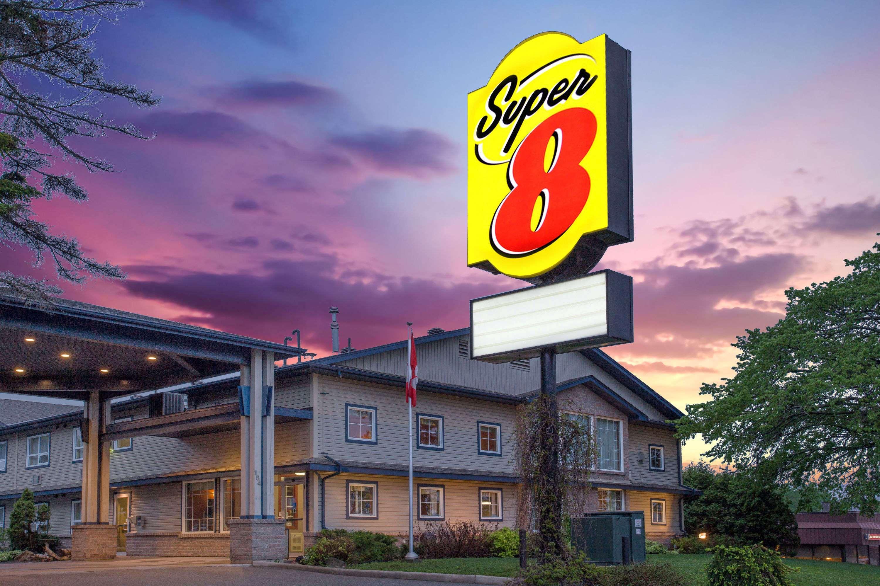 Super 8 By Wyndham Sault Ste Marie On Hotel Buitenkant foto